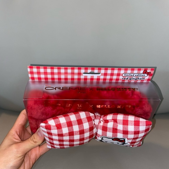 Hello Kitty x the Creme Shop Plush Spa Headband Limited Edition - Picture 3 of 7